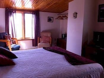 Green Highlander Lodge1