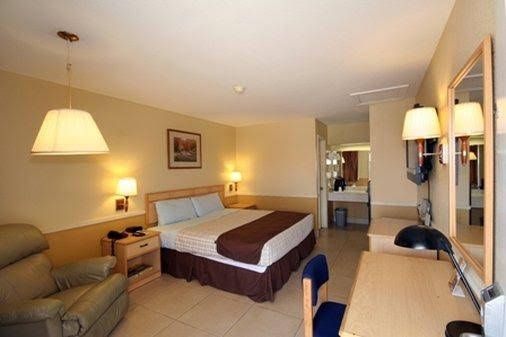 Edinburg Executive Inn0