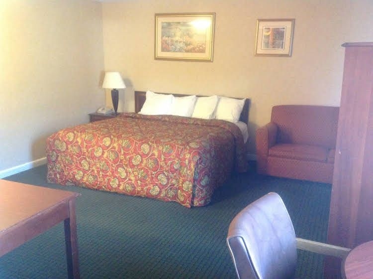America Best Value Inn New London2
