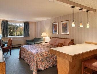 Days Inn Shelburne4