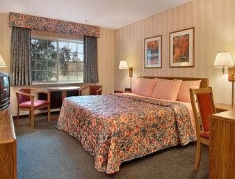 Days Inn Shelburne3