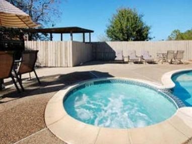 America's Best Value Inn Sealy2