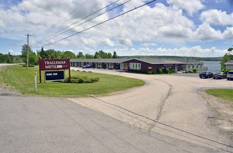 Trailsman Motel3