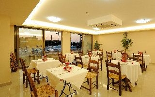 Oasis Hotel1