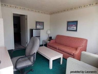 Knights Inn and Suites Del Rio1