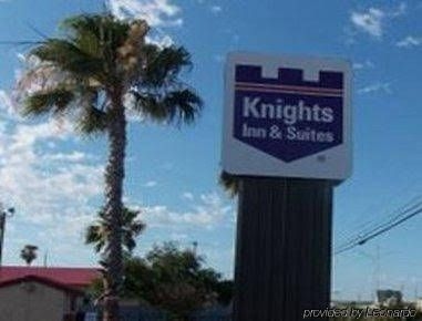 Knights Inn and Suites Del Rio3