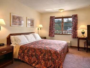 Berkshire Days Inn0