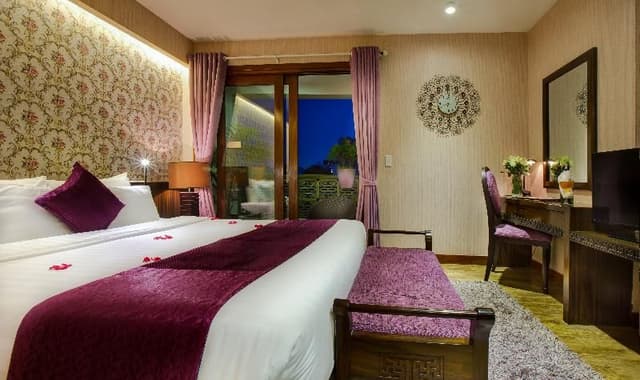 SUITE WITH BALCONY