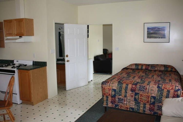 Sunny Beach Motel0
