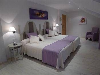 Hotel Valle de Cabezon1