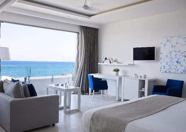 SUITE SEA FRONT