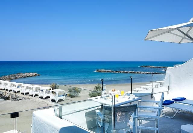 SUITE SEA FRONT