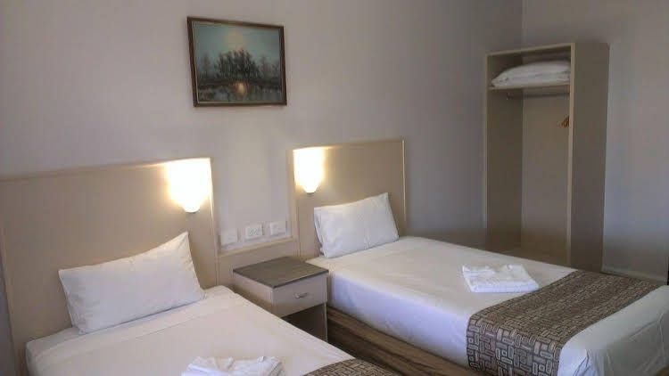 Lindy Lodge Motel0