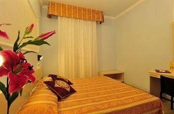 Hotel Liana1