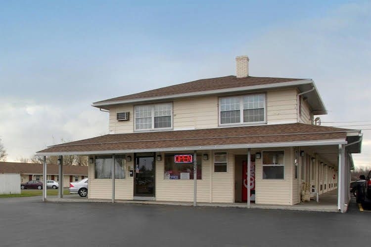อเมริกาส์เบสท์แวลลูอินน์ ฟาร์มิงตัน (Americas Best Value Inn Farmington)0