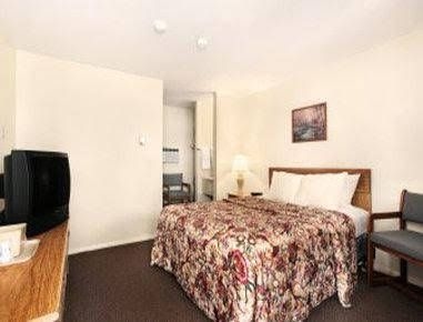 Knights Inn Pulaski1