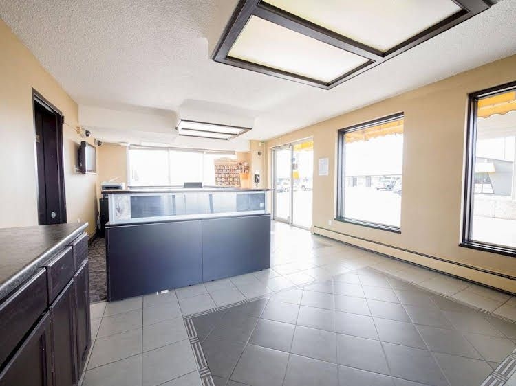 West Edmonton Motor Inn0