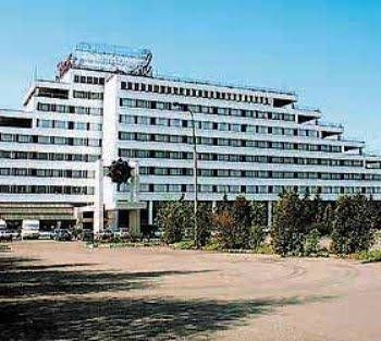 Russ Hotel0
