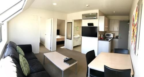 อัลฟา โมเต็ล ลักชัวรี่ อพาร์ตเมนต์ (Alpha Motel Luxury Apartments)1