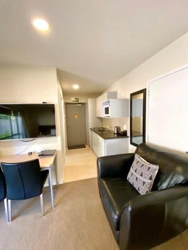 Studio with Spa Bath