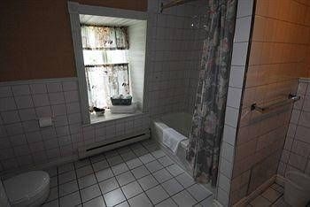Auberge Petite Plaisance1