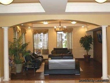 Days Hotel Fishkill3