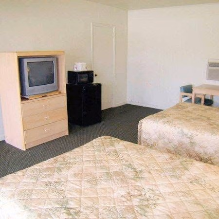 Hilton Motel1
