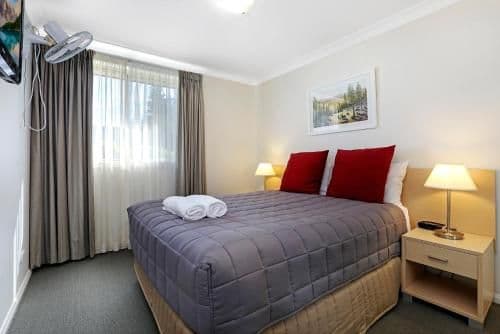 Two-Bedroom Apartment with Spa Bath