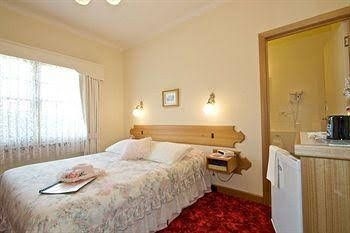 Rosie's Inn2