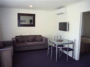 Claremonte Motor Lodge2