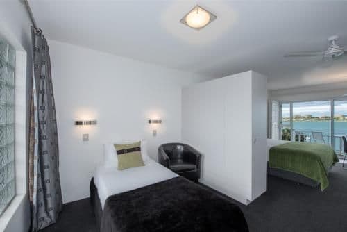 Executive King Suite - Water Front