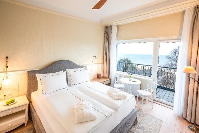 DOUBLE DELUXE SEA VIEW WITH BALCONY