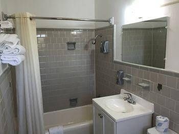 Best Host Inn and Suite - Perry4