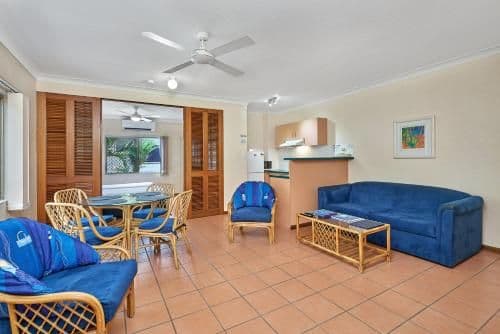 Deluxe One-Bedroom Apartment (Twin Beds)