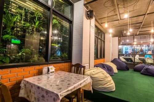 18 คอยน์ บัดเจ็ต โฮเทล (18 coins budget hotel)3
