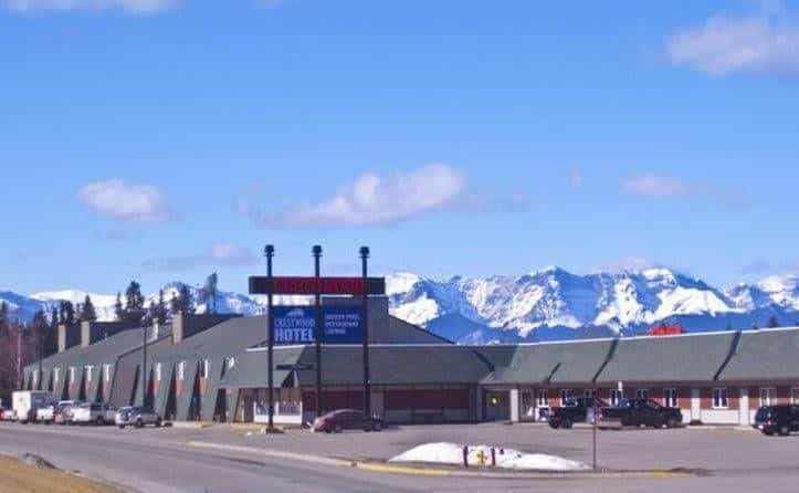 Crestwood Hotel