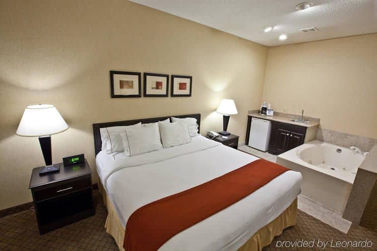 Holiday Inn Express Plymouth Holiday Inn Express Plymouth