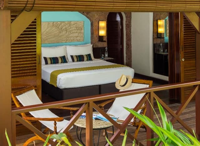 DOUBLE HONEYMOON