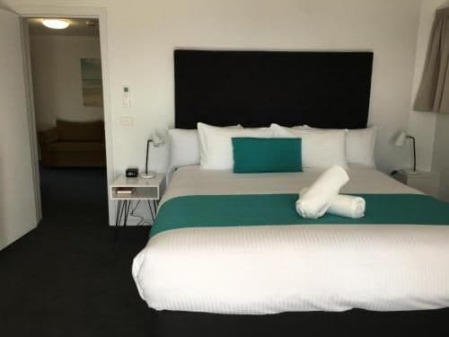 One-Bedroom Suite with Water View