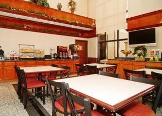 Comfort Inn & Suites1