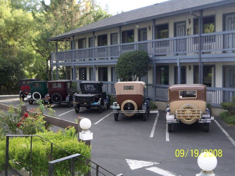 Gold Country Inn3