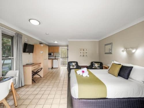 Deluxe Queen Room
