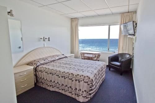 Queen Room with Lake View