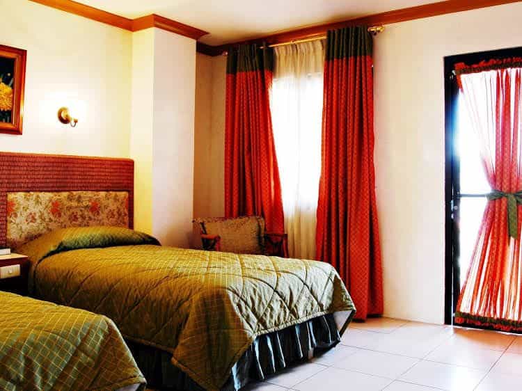 The Golden Pine Hotel The Golden Pine Hotel