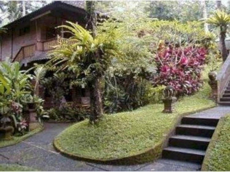 Tiing Gading Bungalows Ubud0