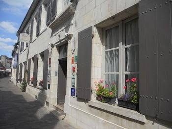 Hotel de Biencourt0
