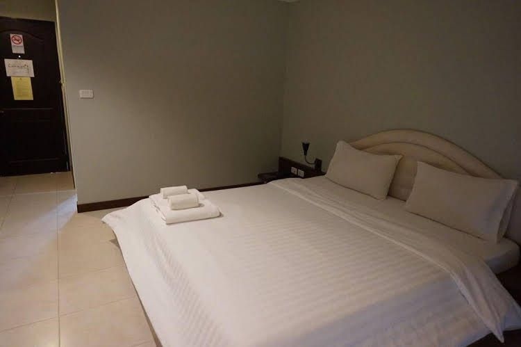 Suparee Parkview Hotel1