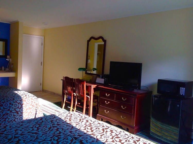 Days Inn Lincoln NH2