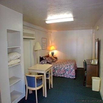 Budget Host Deluxe Inn Fredericksburg3