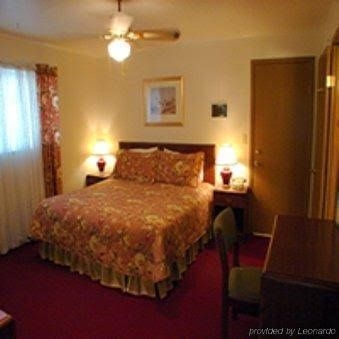 Budget Host Deluxe Inn Fredericksburg4